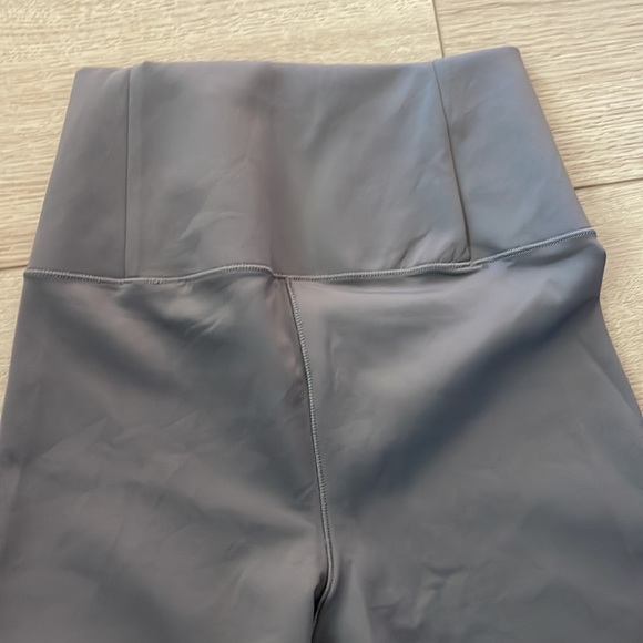 EUC Vuori Evolve Leggings - Picture 6 of 9